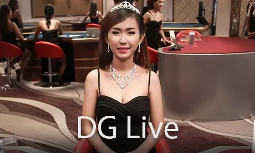 Spinplus Live Poker game with dealer and poker chips